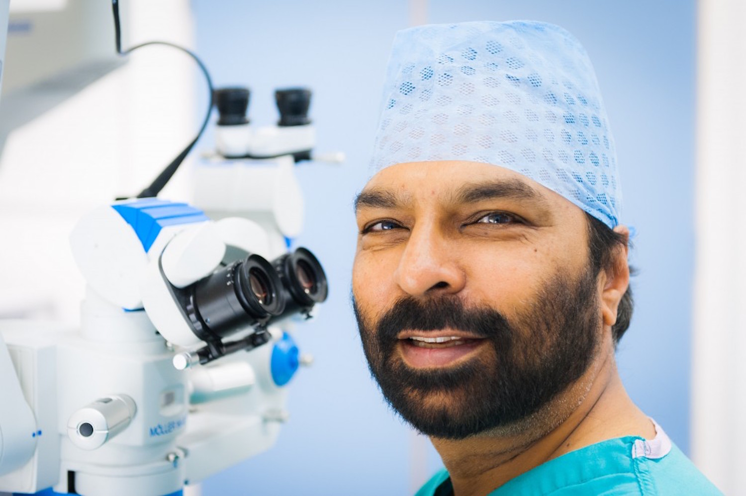 Milind Pande - Expert Eye Surgeon - Vision Surgery Hull